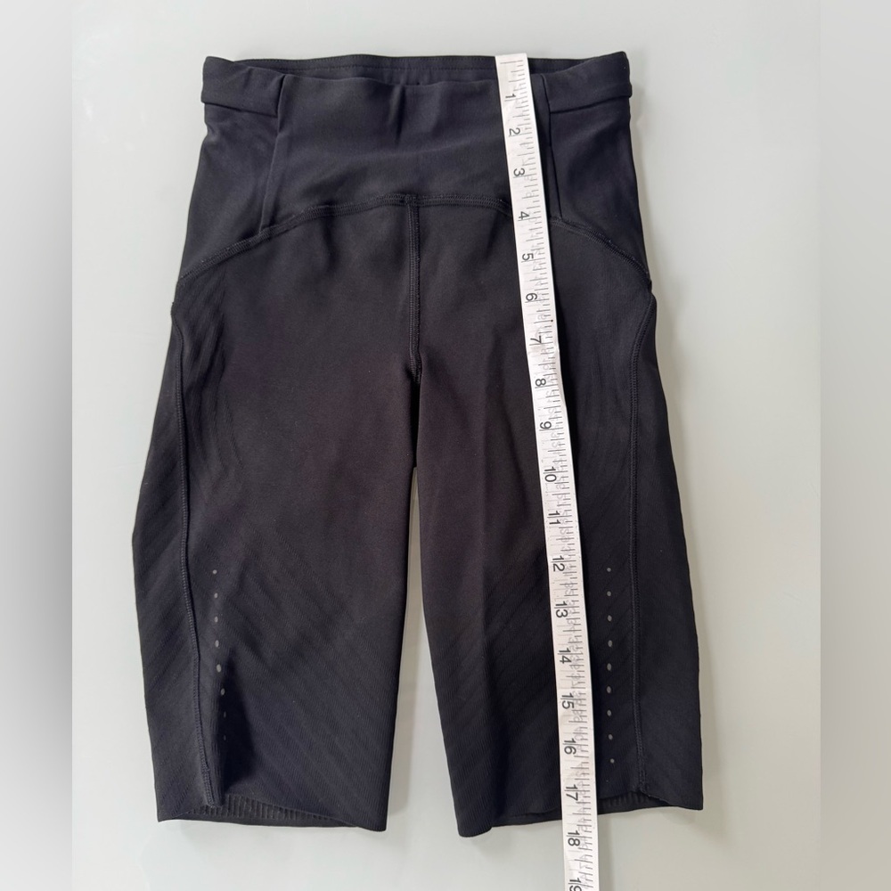 Lululemon SenseKnit Running High-Rise Short 10" - Size 2 - Picture 6 of 6